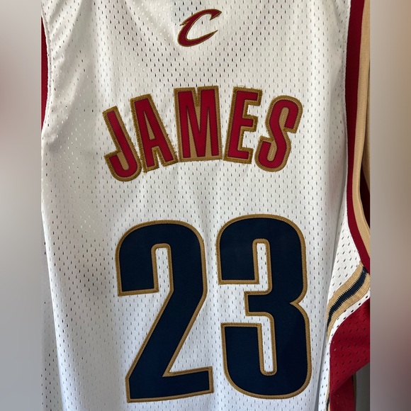 LeBron James Cleveland Cavaliers Nike Jerseys size XXL - Picture 9 of 10